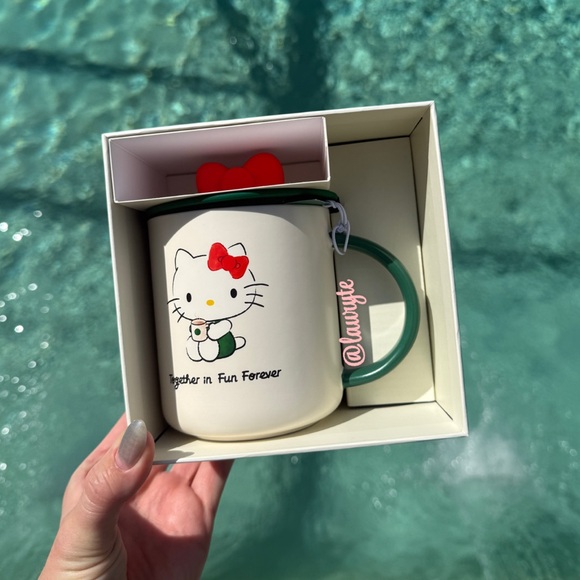 Starbucks x Hello Kitty Ceramic Mug With Silicone Lid - Picture 2 of 6